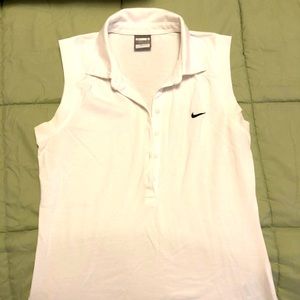 Nike women’s sleeveless golf shirt